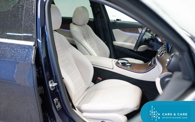 Mercedes-Benz Klasa E cena 159900 przebieg: 76264, rok produkcji 2019 z Kostrzyn nad Odrą małe 326